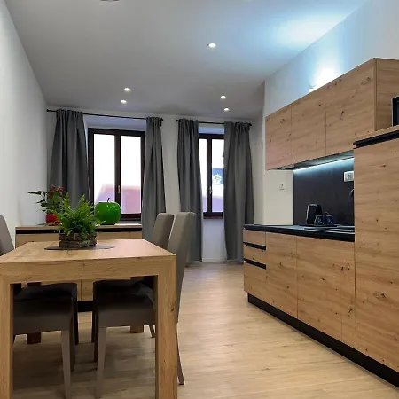 Yugogo Mazzini 41 - Bilocale Trento Centro Apartamento Exterior foto