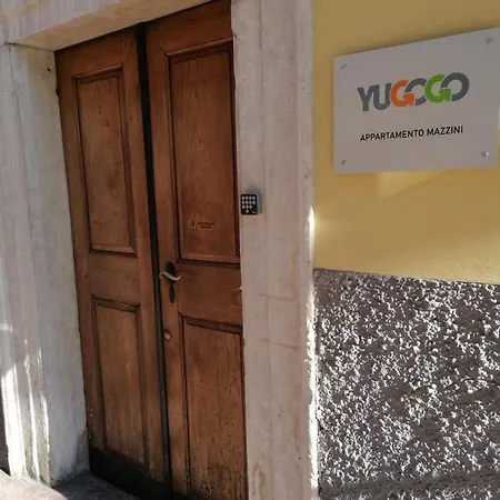 Yugogo Mazzini 41 - Bilocale Trento Centro Apartamento Exterior foto